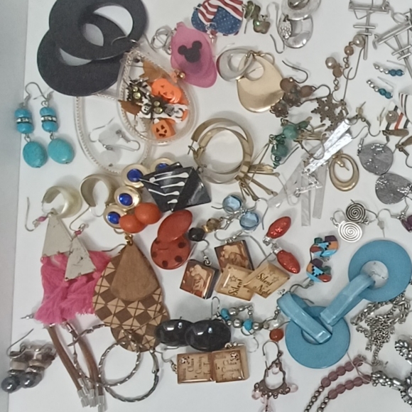 Earrings-100 Pairs - Picture 4 of 4